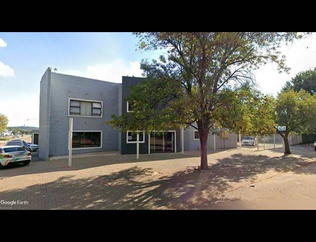 BUSINESS PROPERTY TO RENT IN FLAMWOOD